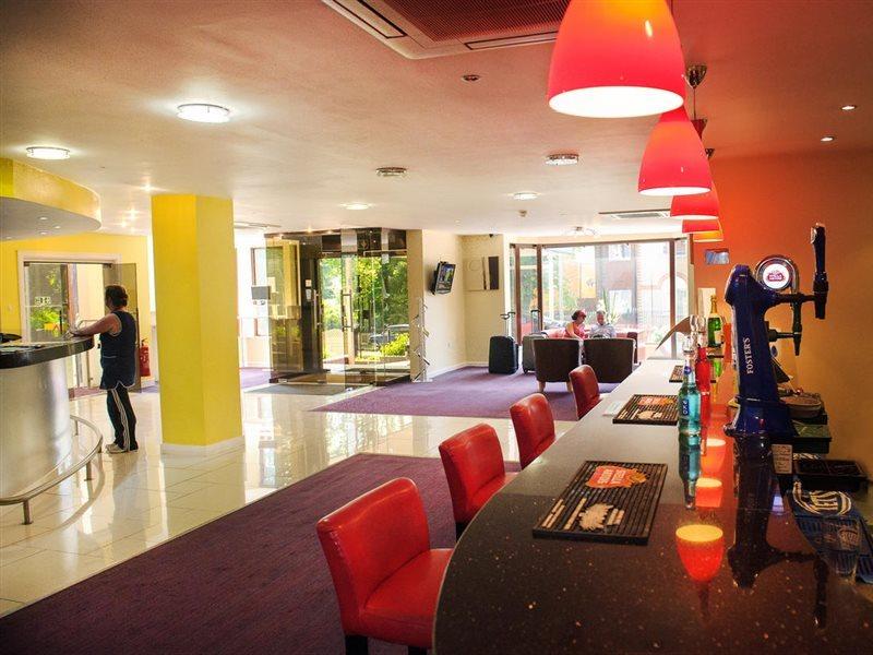 The Luton Hotel Εξωτερικό φωτογραφία