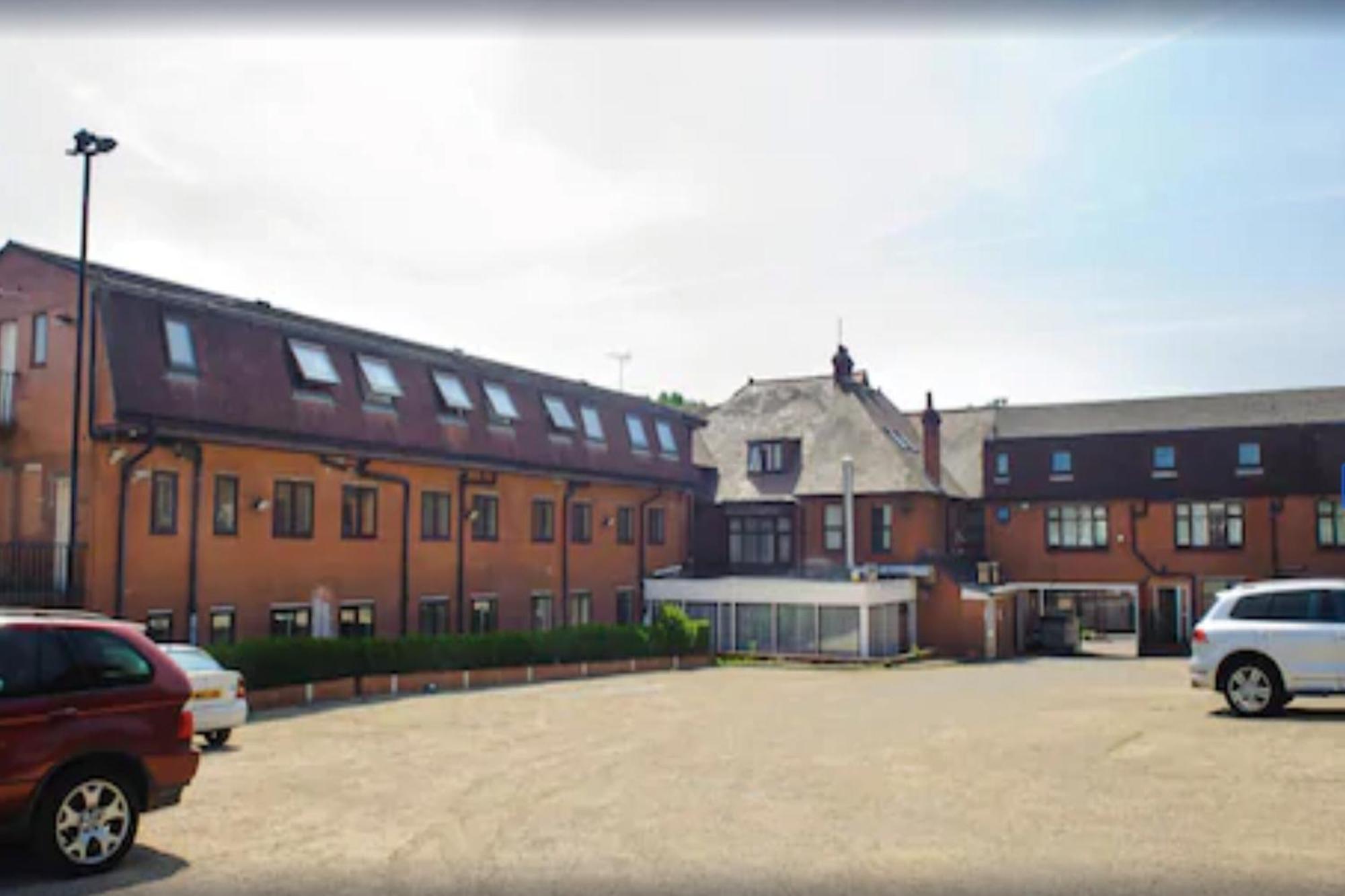 The Luton Hotel Εξωτερικό φωτογραφία