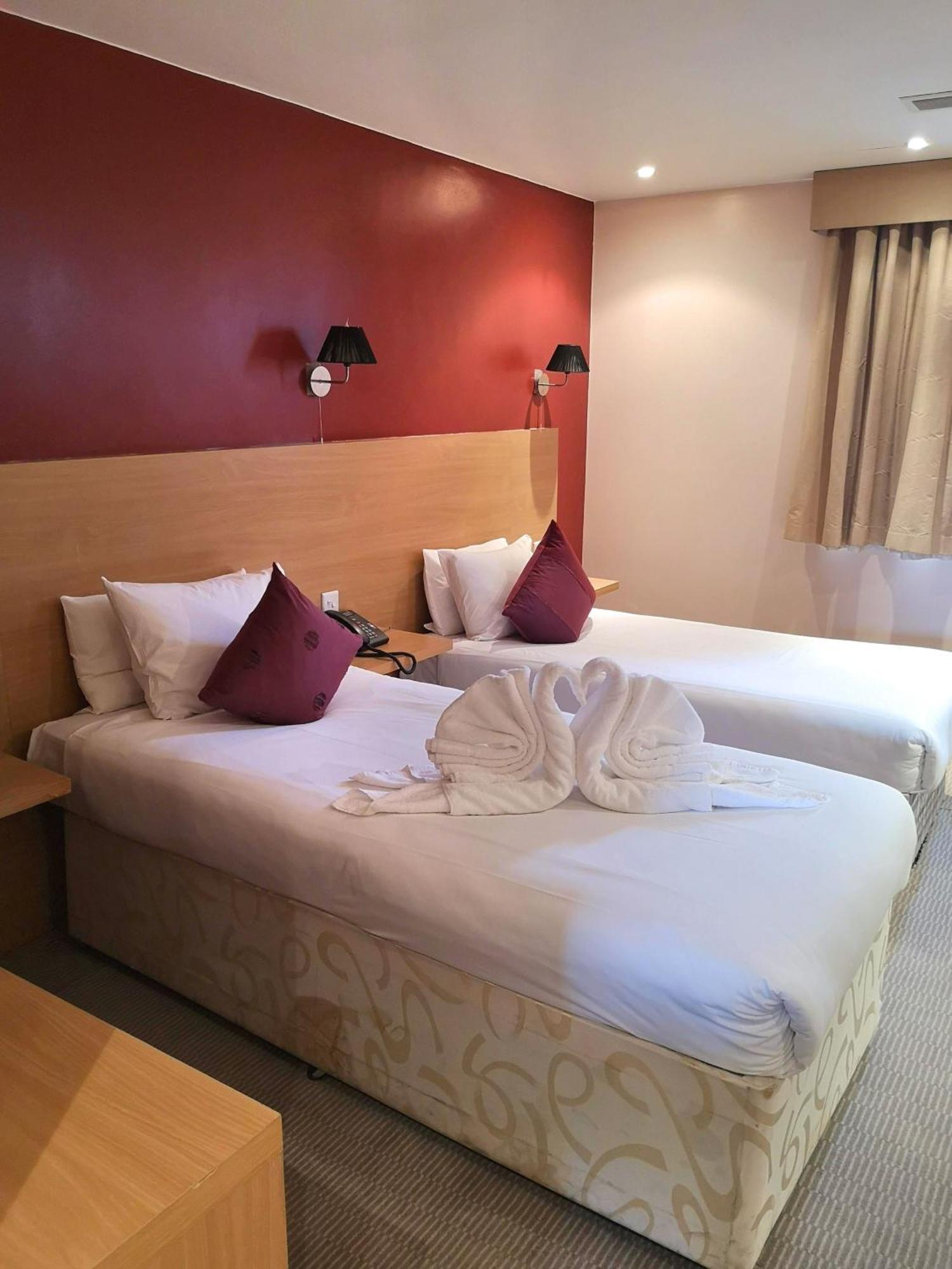 The Luton Hotel Εξωτερικό φωτογραφία